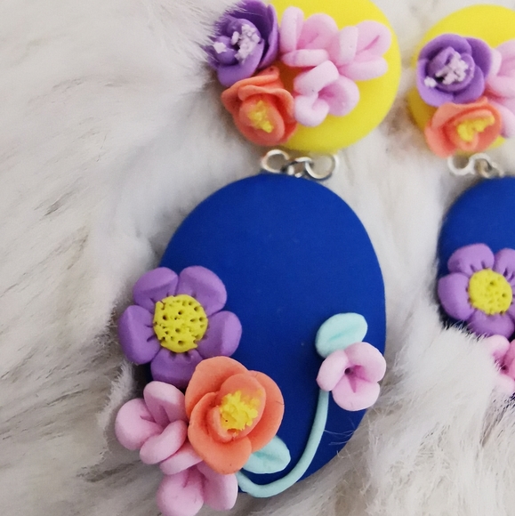 Handmade Polymer Clay Earring - Picture 2 of 3